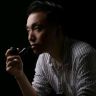 GH.ZHANG 做支烟斗抖音达人头像