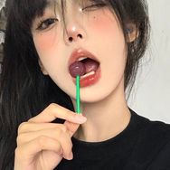 梆梆两拳✈️抖音达人头像