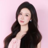 郑小白💓抖音达人头像