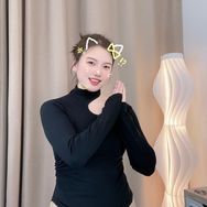 圆脸的珊珊呐抖音达人头像