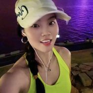 小桃子（甩臂抖抖操）直播时间晚20:30抖音达人头像