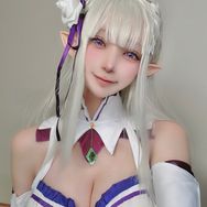 琉璃青RO沉迷runa酱抖音达人头像