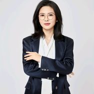 尹维维聊高中抖音达人头像