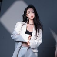 小月亮沈阳美抖音达人头像