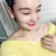 朵儿吖抖音达人头像