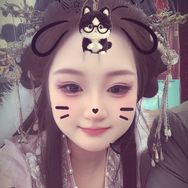 小甜悦🧸𓏻๓抖音达人头像