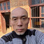 伤感大叔抖音达人头像