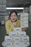 月半弯纸品湿巾专营店抖音达人头像