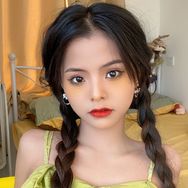 小糖吖抖音达人头像