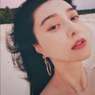 玉 兔抖音达人头像