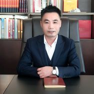 影视鹏哥（（绿滋肴副总裁））抖音达人头像