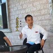陆安伟（老村长助力山货出山）抖音达人头像