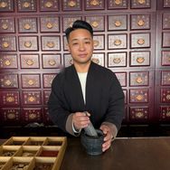 艾灸文师兄-乙抖音达人头像