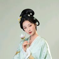 诸葛钢铁的铁抖音达人头像