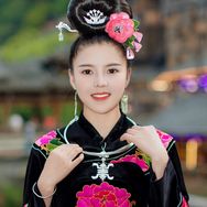 酿迎丶🌸抖音达人头像