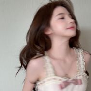 冰淇淋的淇抖音达人头像