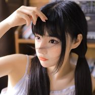 七七很饿抖音达人头像