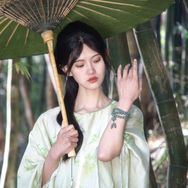 是春晨吖（9月23洗发粉上新）抖音达人头像