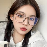 鑫宝丽精选眼镜工厂店抖音达人头像