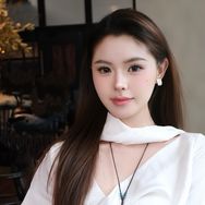 韩佳佳（博鳌特区皮贴骨新品发布会）
