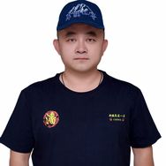 沙漠一哥(潘国亮)抖音达人头像