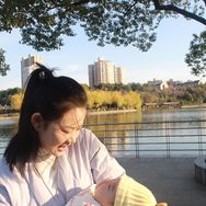小七七抖音达人头像
