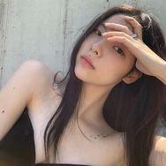 邹七月_抖音达人头像