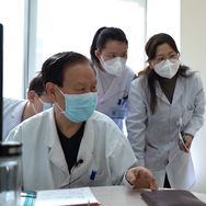 何英教授抖音达人头像