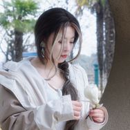 放毒少女抖音达人头像