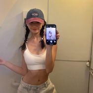 腼腆小兰抖音达人头像