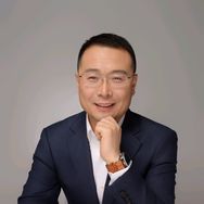 杨林-YangLin抖音达人头像