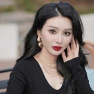 李真真(记录生活）抖音达人头像
