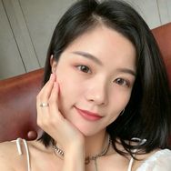 逅卫婷婷抖音达人头像