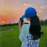 Kola Kola潮流女装旗舰店抖音达人头像