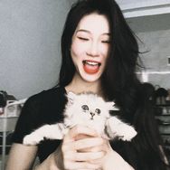 香菜猪🦁️抖音达人头像