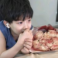 钻钻呀💎抖音达人头像