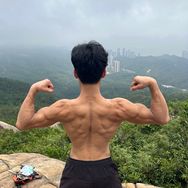 徒手阿龙-只服Asensio和下雪天抖音达人头像