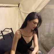 闹闹轻奢女装抖音达人头像