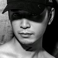 拍照的阿甘抖音达人头像