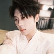 卡戎☁️抖音达人头像