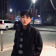 我是舒克🔆抖音达人头像