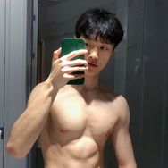 江逸.抖音达人头像