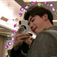 假装不是小崔抖音达人头像
