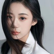 严小靓Yolo抖音达人头像