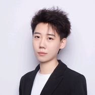 建造师李嘉欣抖音达人头像