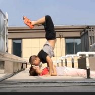 贴砖小夫妻抖音达人头像