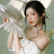 杨小甜抖音达人头像