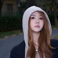 你的凤子u👾《星星坠落》抖音达人头像