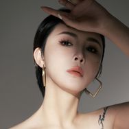 彩妆师龚铭小号抖音达人头像