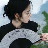 椿屿 Flower 高定饰品抖音达人头像